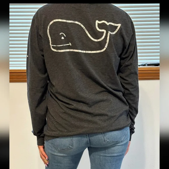 Vineyard Vines Gray Long Sleeve Pocket Tee Whale Logo - Picture 3 of 4